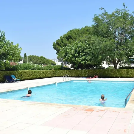 Deux Pieces Avec Terrasse, Cour Privee Et Piscine - - Fr-1-250-264 Apartment