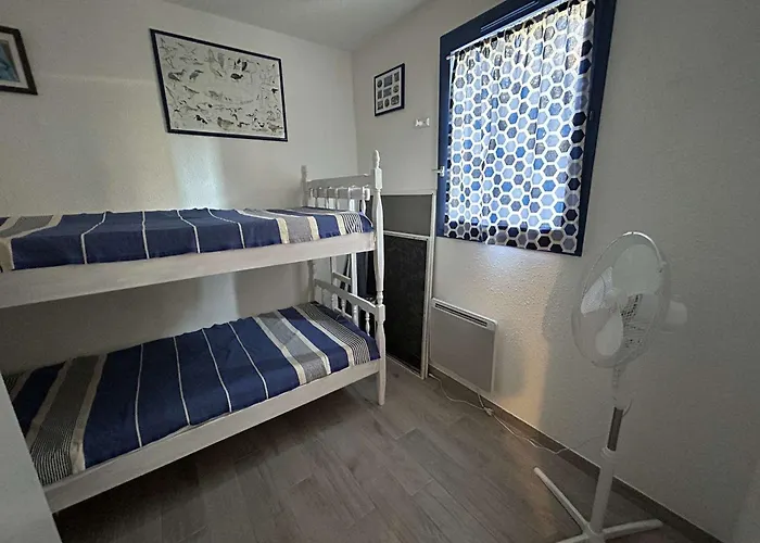 Deux Pieces Avec Terrasse, Cour Privee Et Piscine - - Fr-1-250-264 شقة *