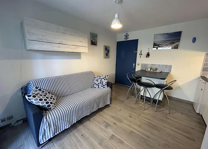 Deux Pieces Avec Terrasse, Cour Privee Et Piscine - - Fr-1-250-264 شقة